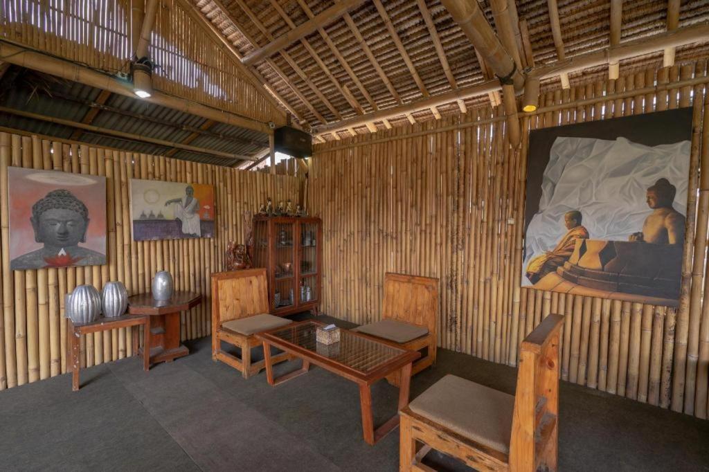 Oyo 2380 Alea Guesthouse Muntilan Extérieur photo