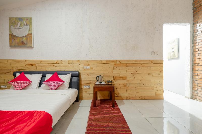 Oyo 2380 Alea Guesthouse Muntilan Extérieur photo